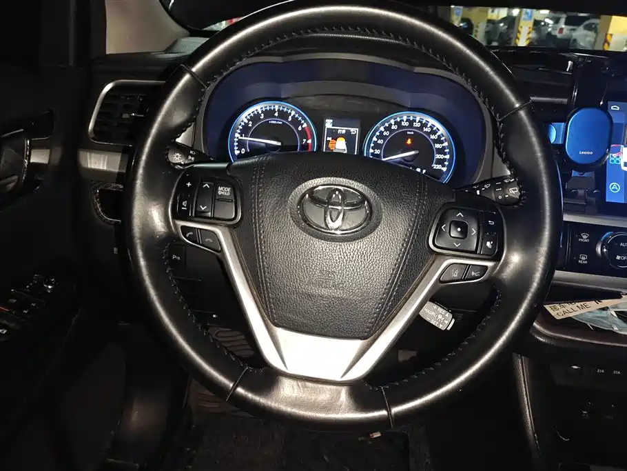 Toyota Highlander 2018 — фото 15