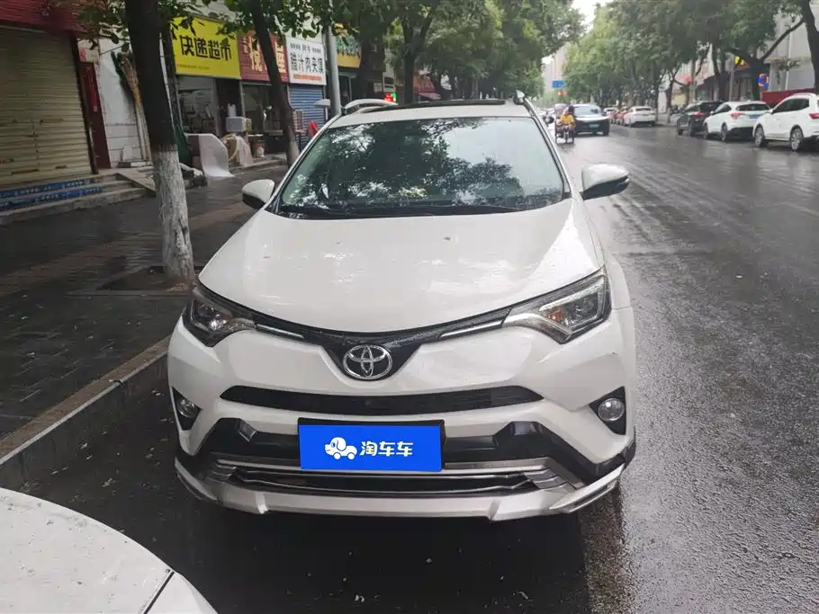 Toyota RAV4 2017 — фото 2