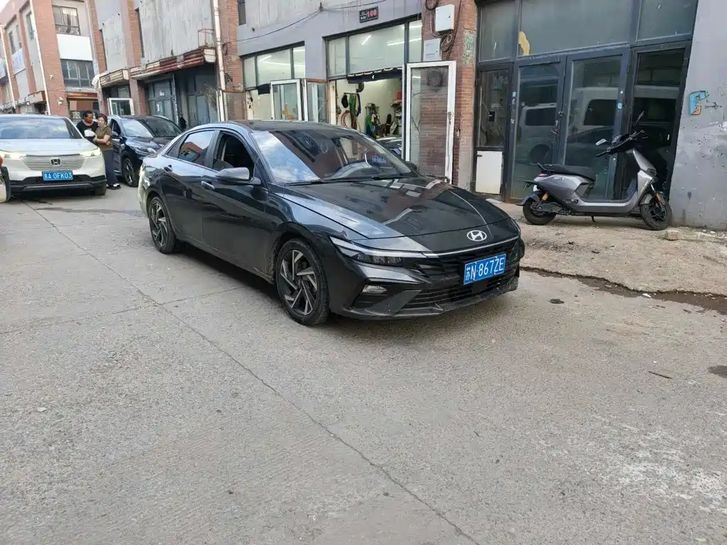 Hyundai Elantra 2023