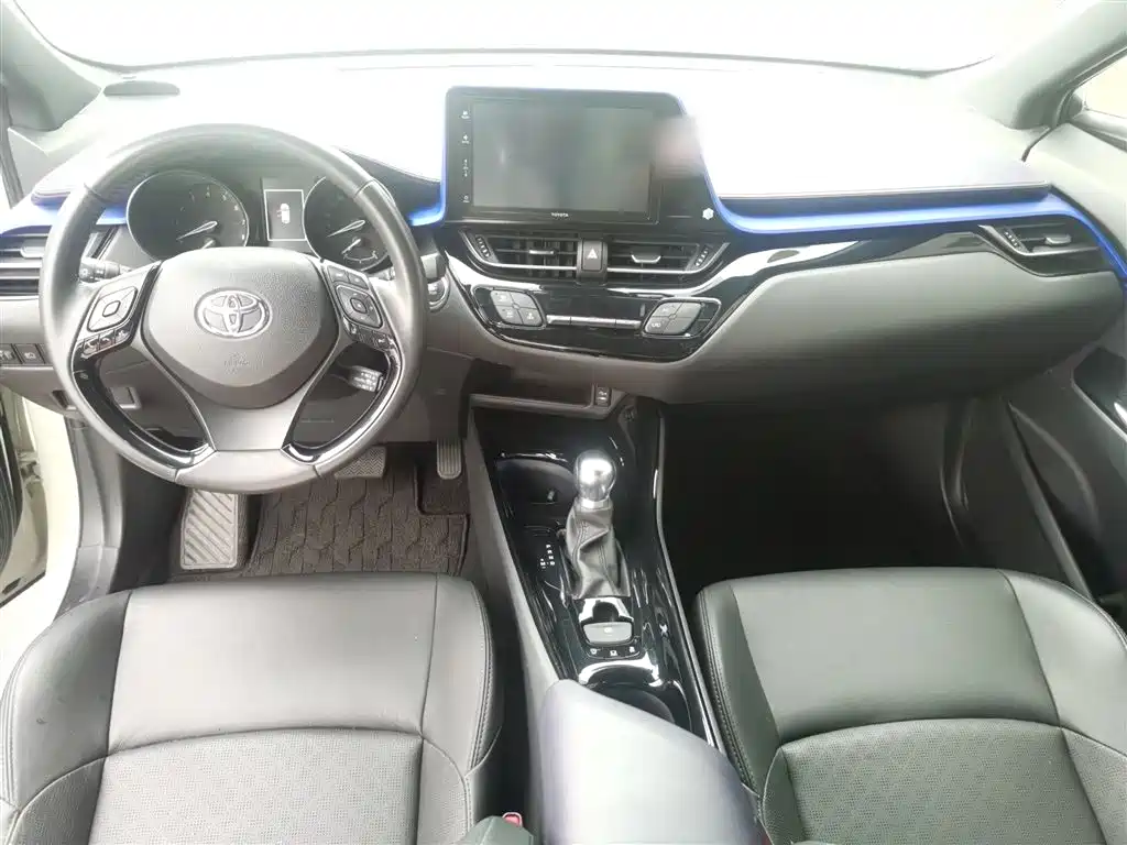 Toyota IZOA 2018 — фото 13