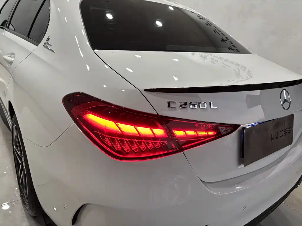 Mercedes-Benz C-Class 2025 — фото 10