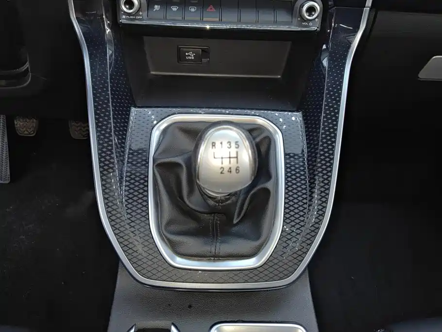 Haval M6 2021 — фото 16