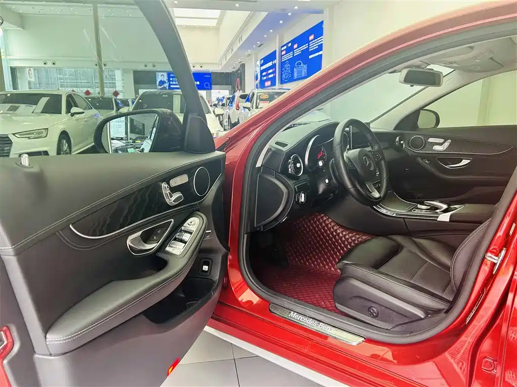 Mercedes-Benz C-Class 2018 — фото 20