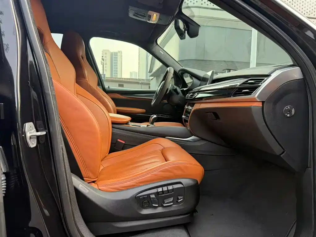 BMW X5 M 2017 — фото 14