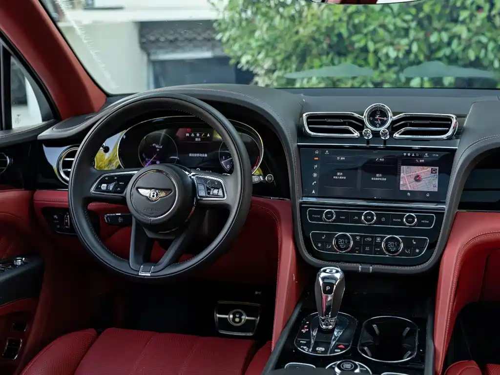 Bentley Bentayga 2021 — фото 11