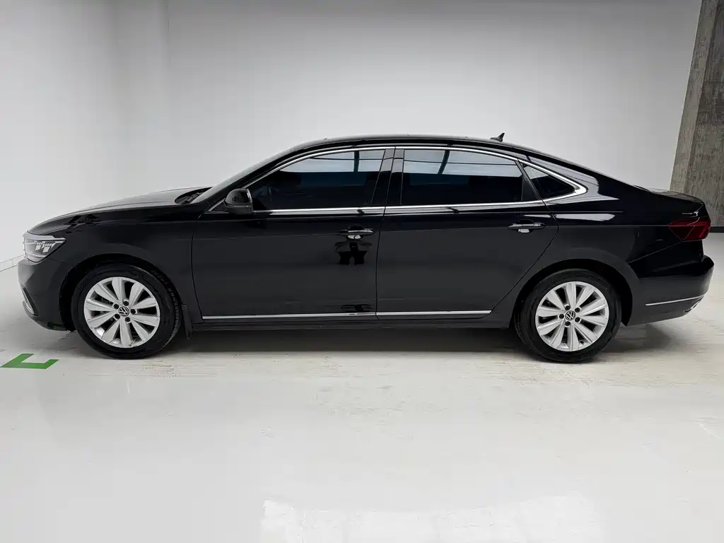 Volkswagen Passat 2021 — фото 9