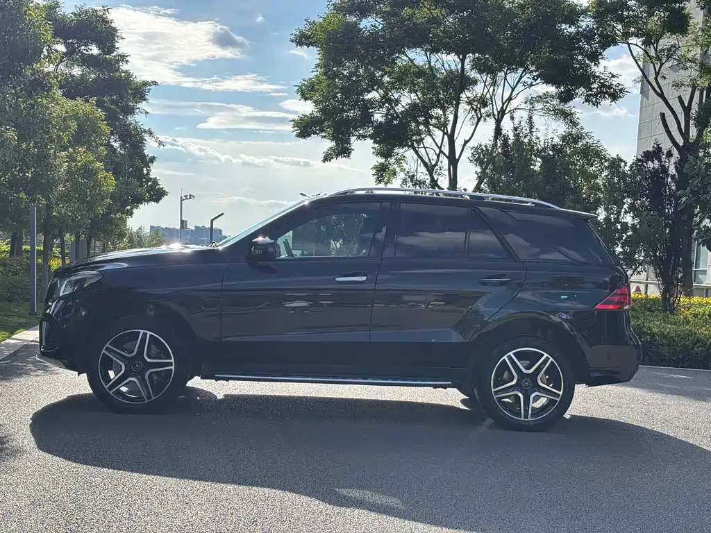 Mercedes-Benz GLE AMG 2018 — фото 10