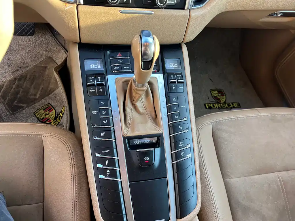 Porsche Macan 2015 — фото 12