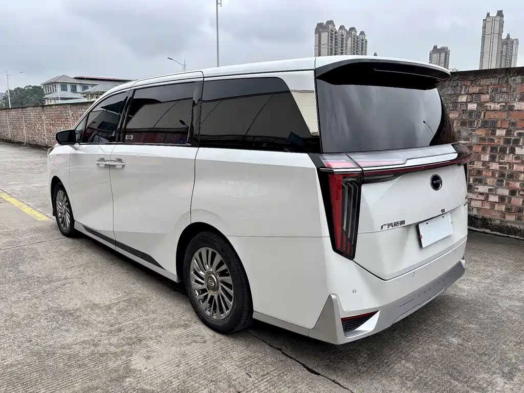 GAC Motor Trumpchi M8 2024 — фото 5