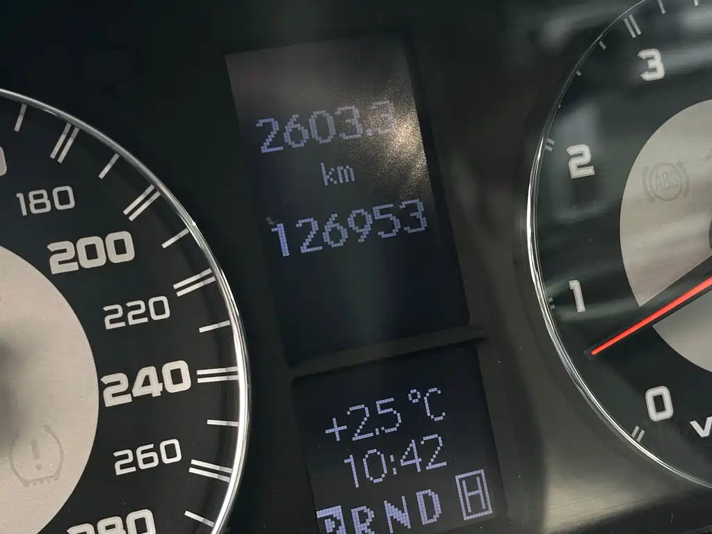 Mercedes-Benz G-Class AMG 2010 — фото 18
