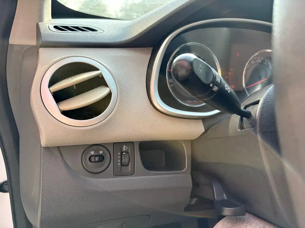 Chevrolet Sail 2017 — фото 14