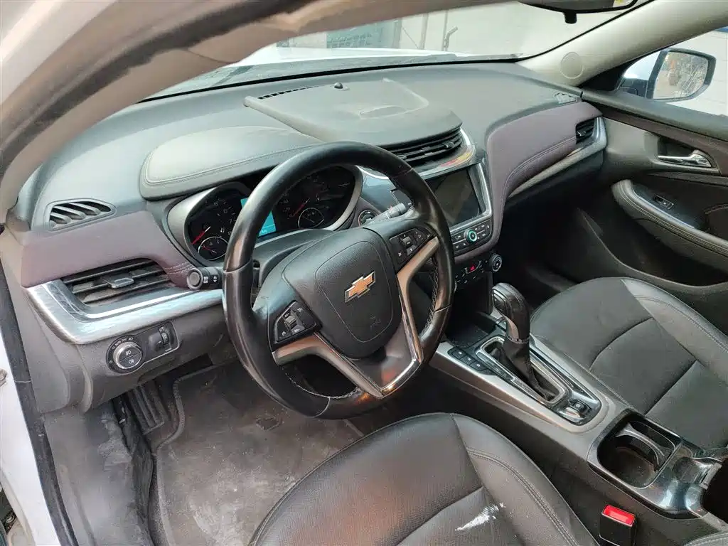 Chevrolet Malibu 2018 — фото 13