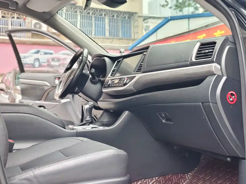 Toyota Highlander 2018 — фото 16