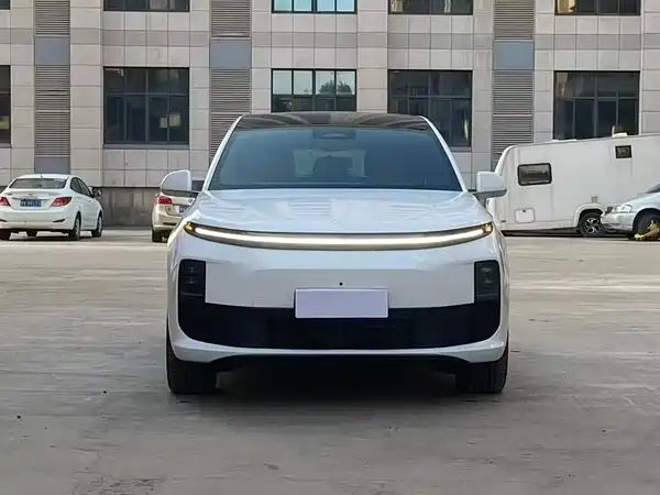 Li Auto L6 2024