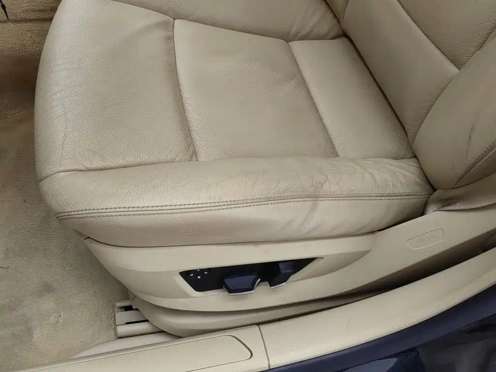 BMW 7 Series 2010 — фото 20