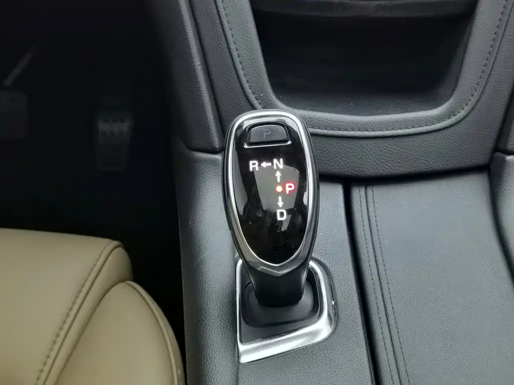 Cadillac XT5 2018 — фото 13