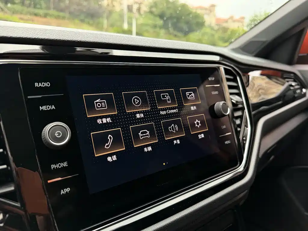 Volkswagen T-Roc 2019 — фото 11