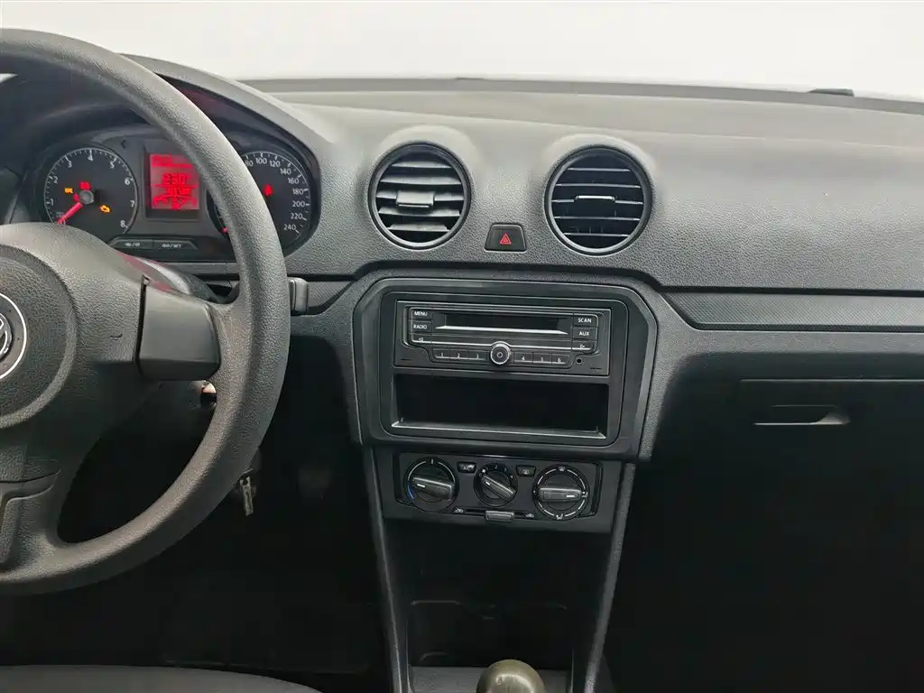 Volkswagen Jetta 2017 — фото 12