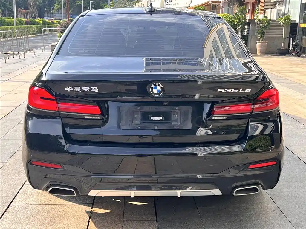 BMW 5 Series New Energy 2021 — фото 16