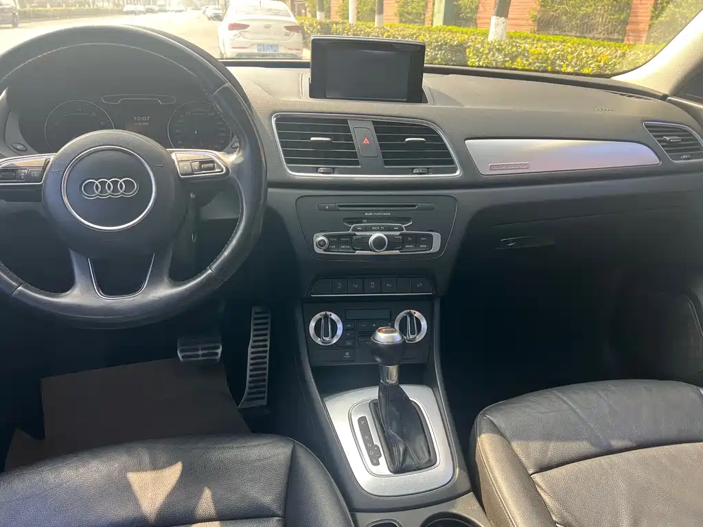 Audi Q3 2013 — фото 10