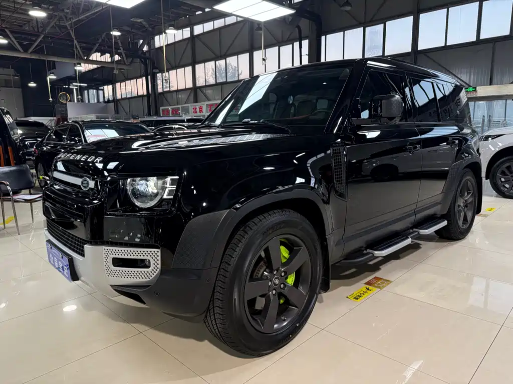 Land Rover Defender 2021