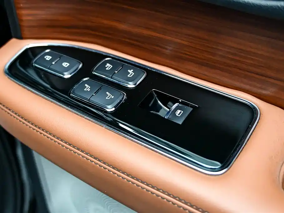 Lincoln Navigator 2020 — фото 28