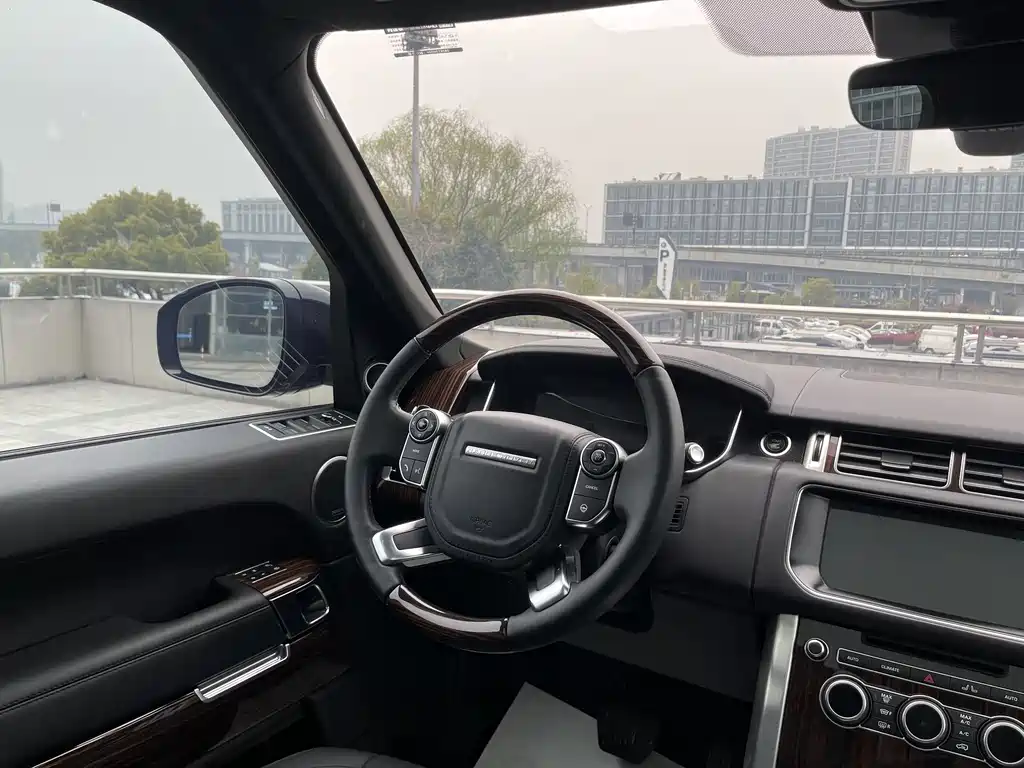 Land Rover Range Rover 2018 — фото 14