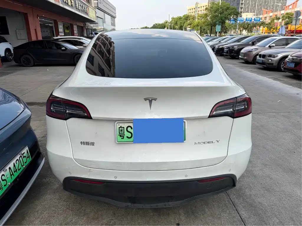 Tesla Model Y 2022 — фото 9
