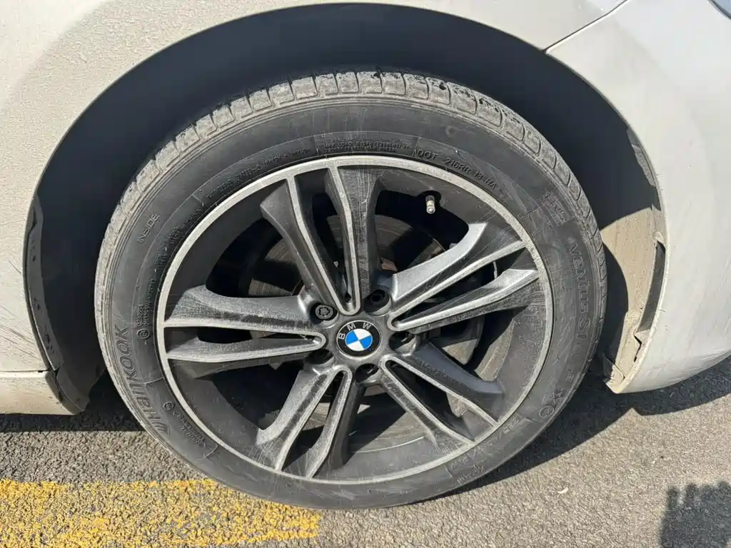 BMW 1 Series 2017 — фото 16