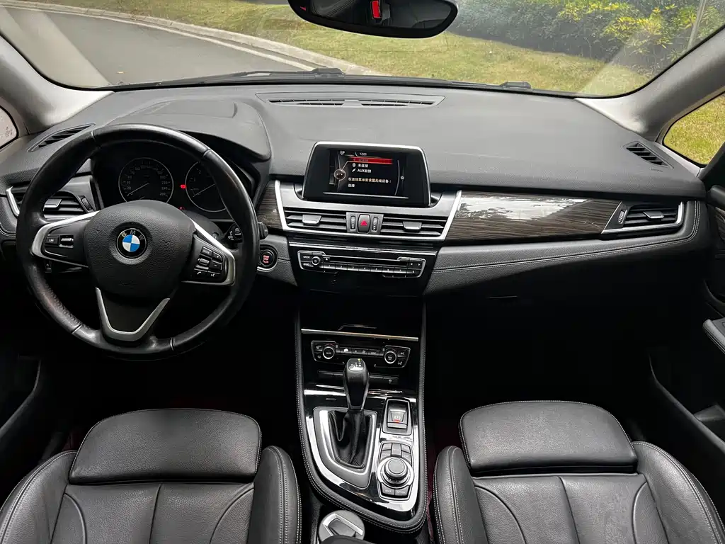 BMW 2 Series Active Tourer 2016 — фото 5