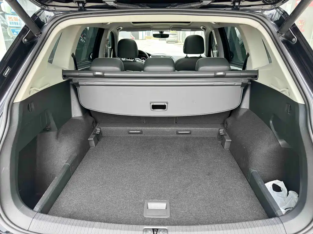 Volkswagen Tiguan L 2019 — фото 11