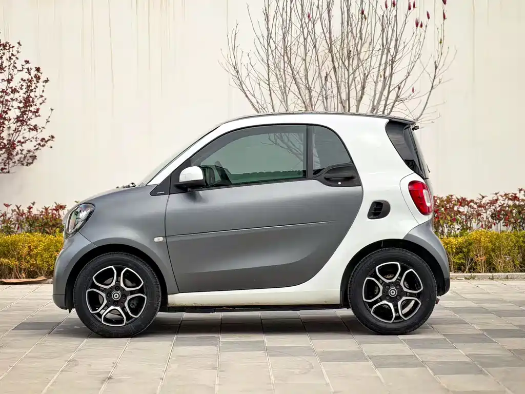 smart Fortwo 2017 — фото 3
