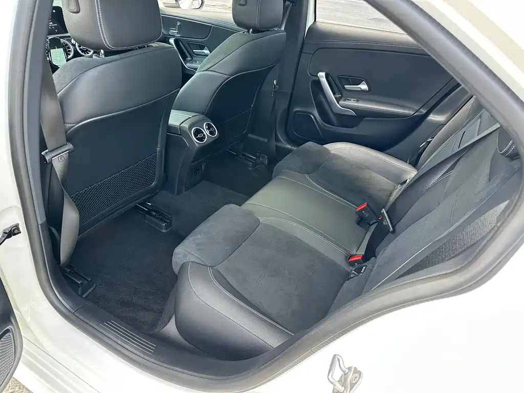 Mercedes-Benz A-Class 2022 — фото 25