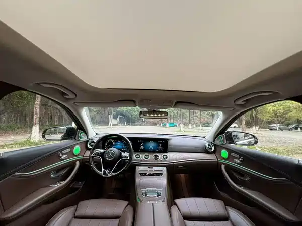 Mercedes-Benz E-Class 2022