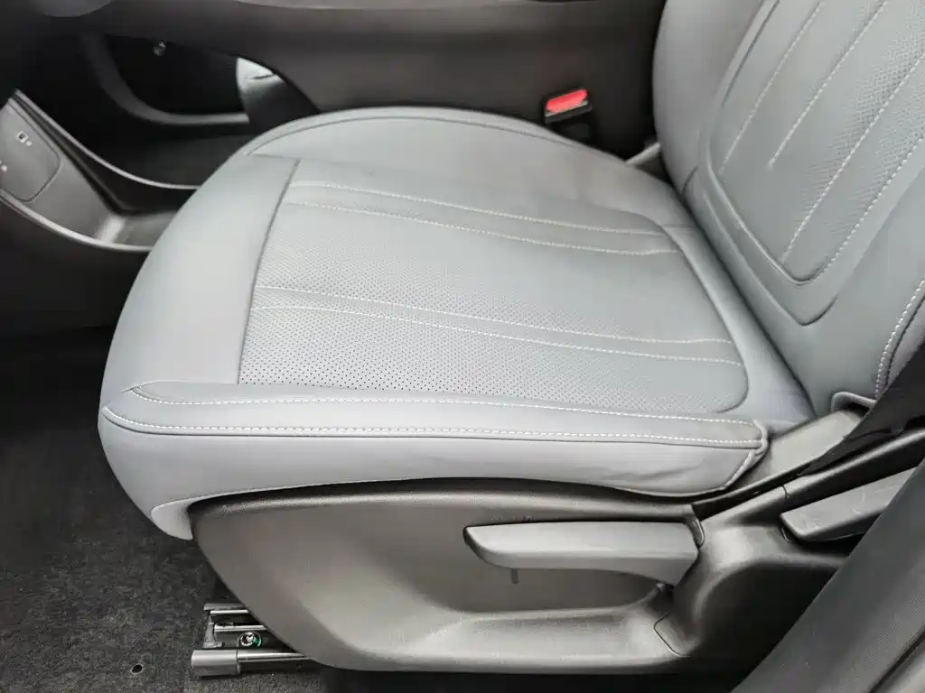 Geely Galaxy Starwish 2025 — фото 20