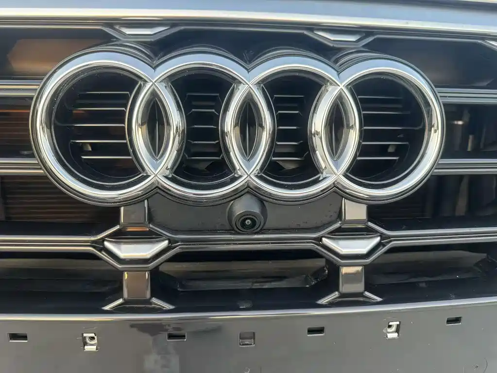 Audi Q3 2022 — фото 8