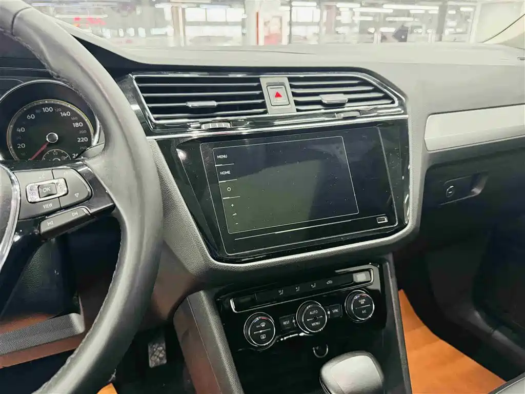 Volkswagen Tiguan L 2019 — фото 14