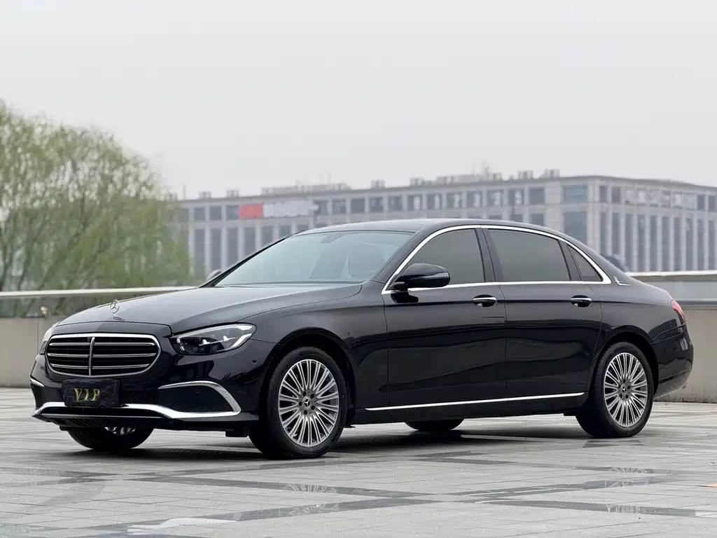 Mercedes-Benz E-Class 2023 — фото 1