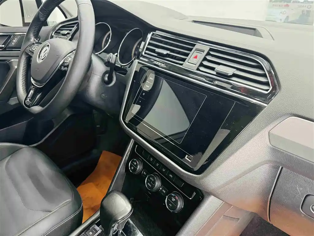 Volkswagen Tiguan L 2019 — фото 27