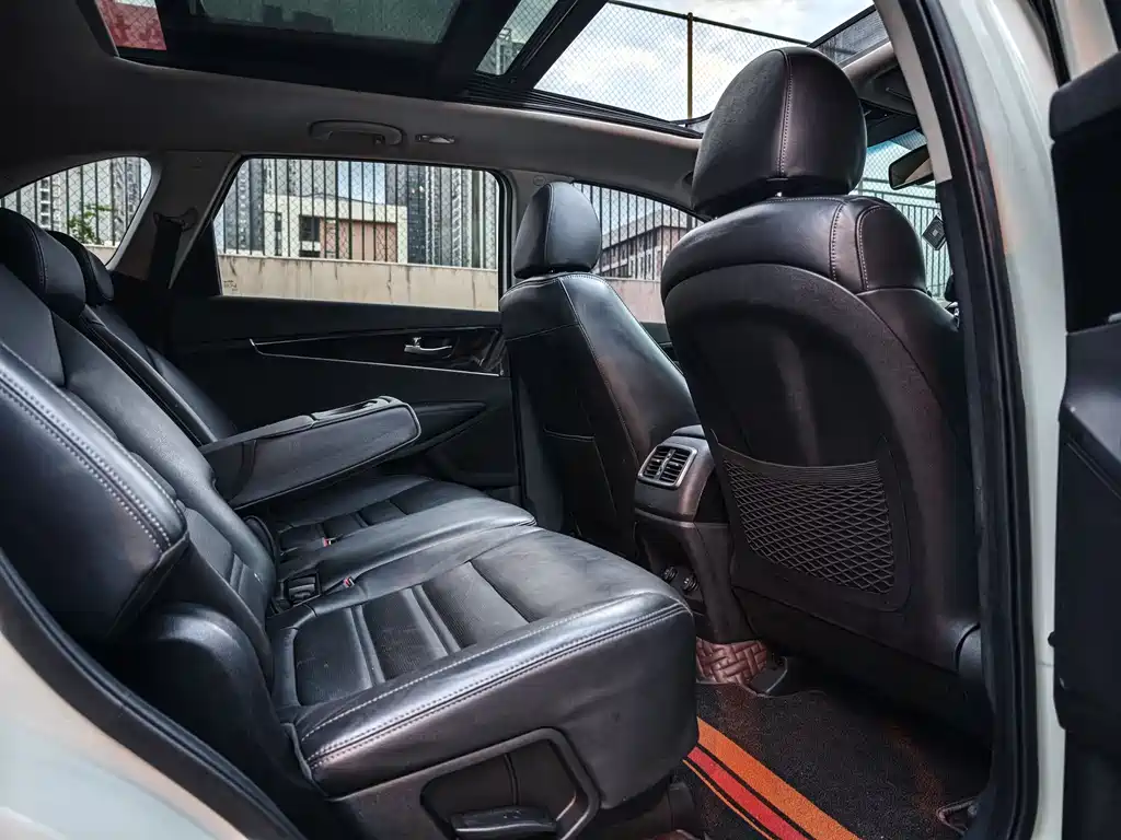 Kia Sorento 2018 — фото 15