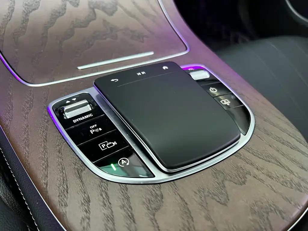 Mercedes-Benz E-Class 2022 — фото 19