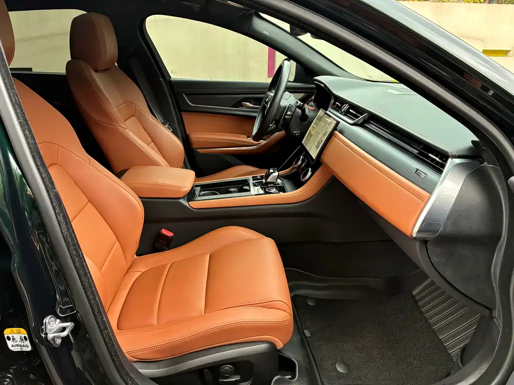 Jaguar XFL 2022 — фото 17