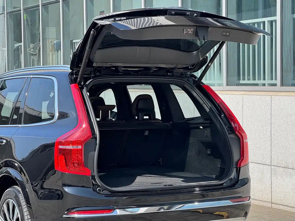 Volvo XC90 2022 — фото 10