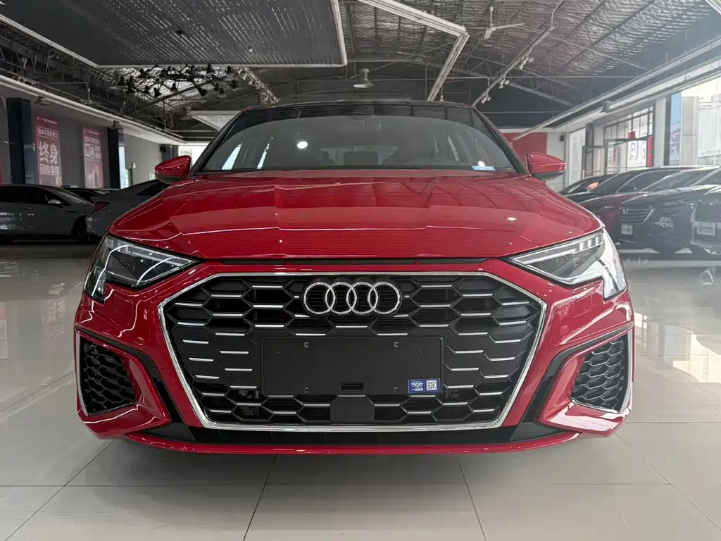 Audi A3 2023 — фото 1