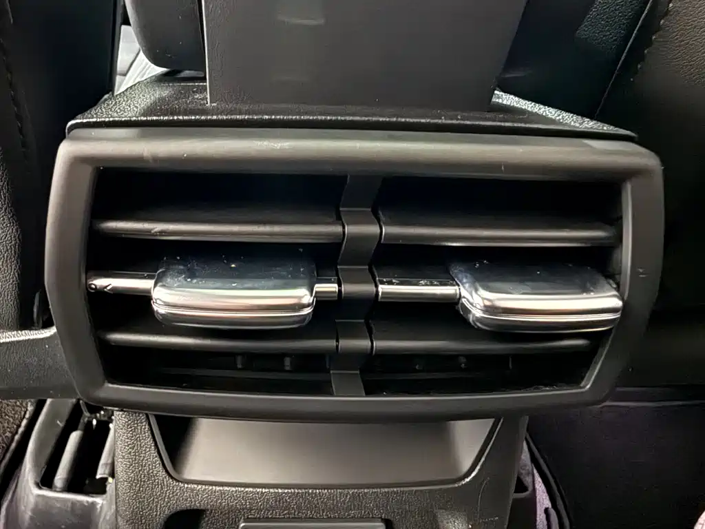 Audi A3 2023 — фото 17