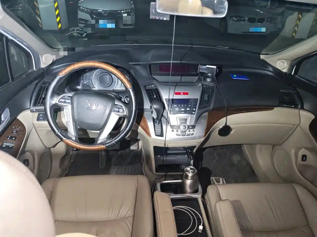 Honda Odyssey 2015 — фото 13