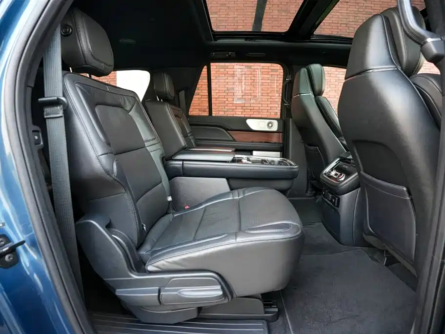 Lincoln Navigator 2019 — фото 12