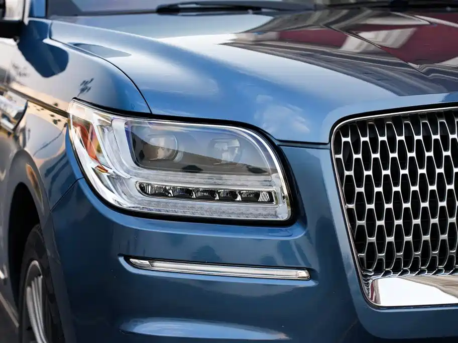Lincoln Navigator 2019 — фото 24