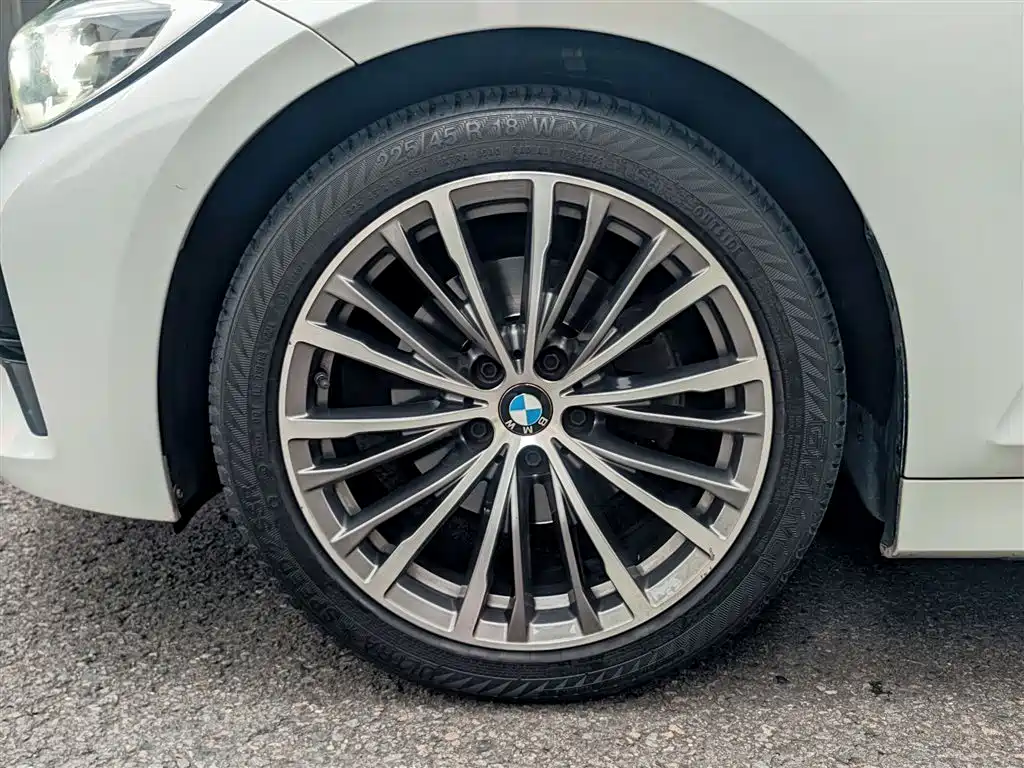 BMW 3 Series 2021 — фото 17
