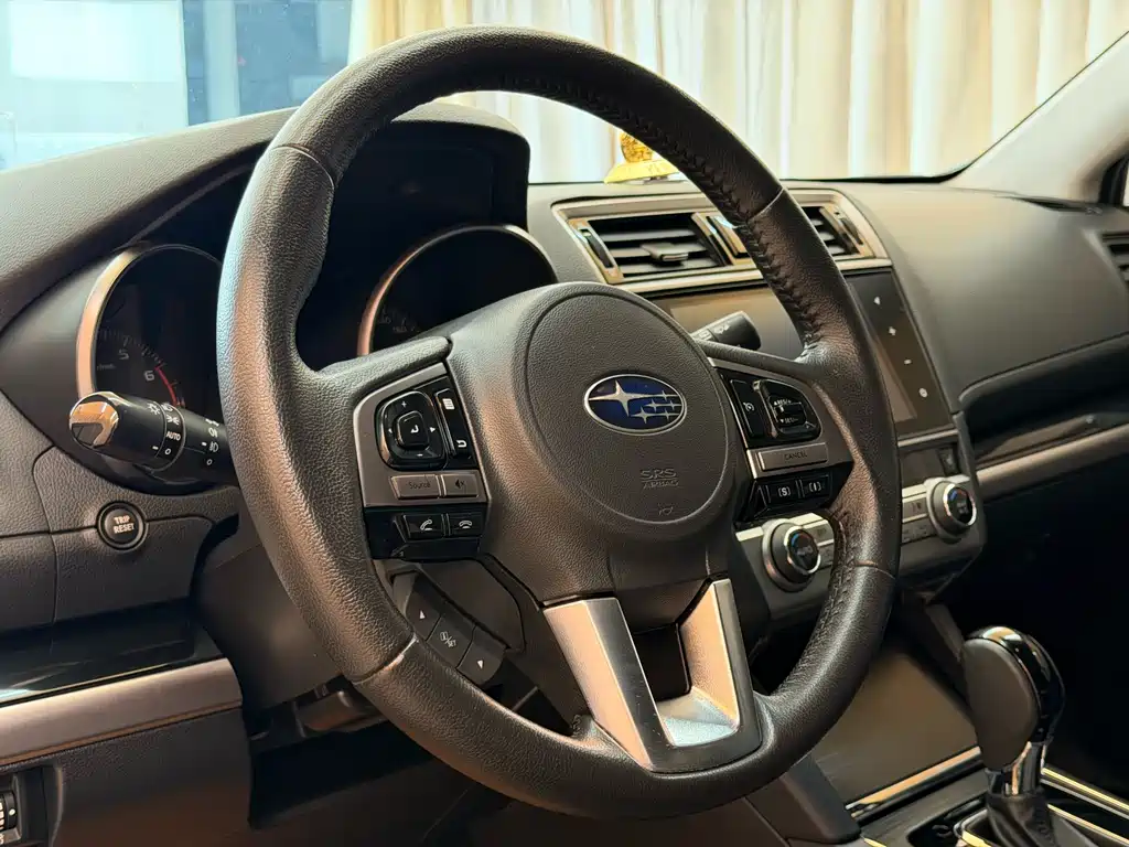 Subaru Outback 2016 — фото 8